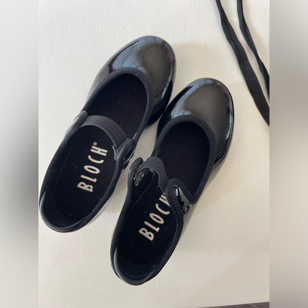 Bloch tap shoes size 8N